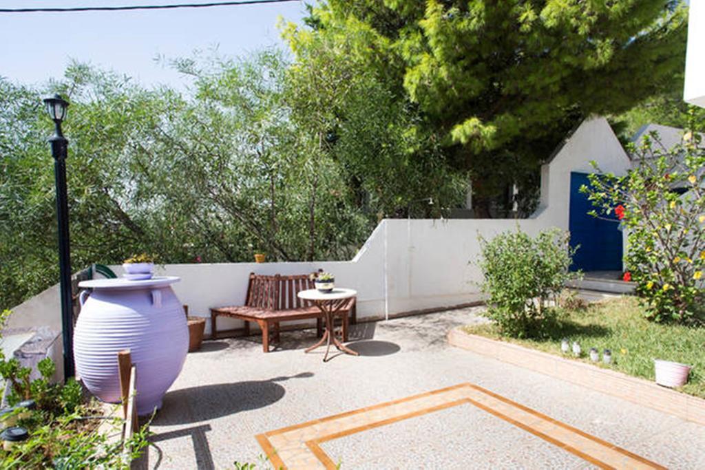 Wavedance Accommodation Salamina Exterior foto