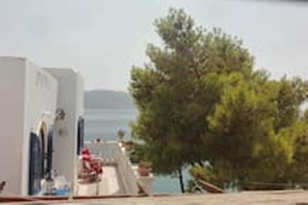 Wavedance Accommodation Salamina Exterior foto