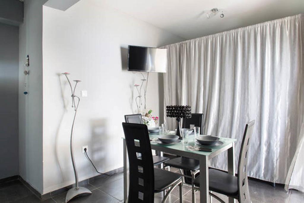 Wavedance Accommodation Salamina Exterior foto