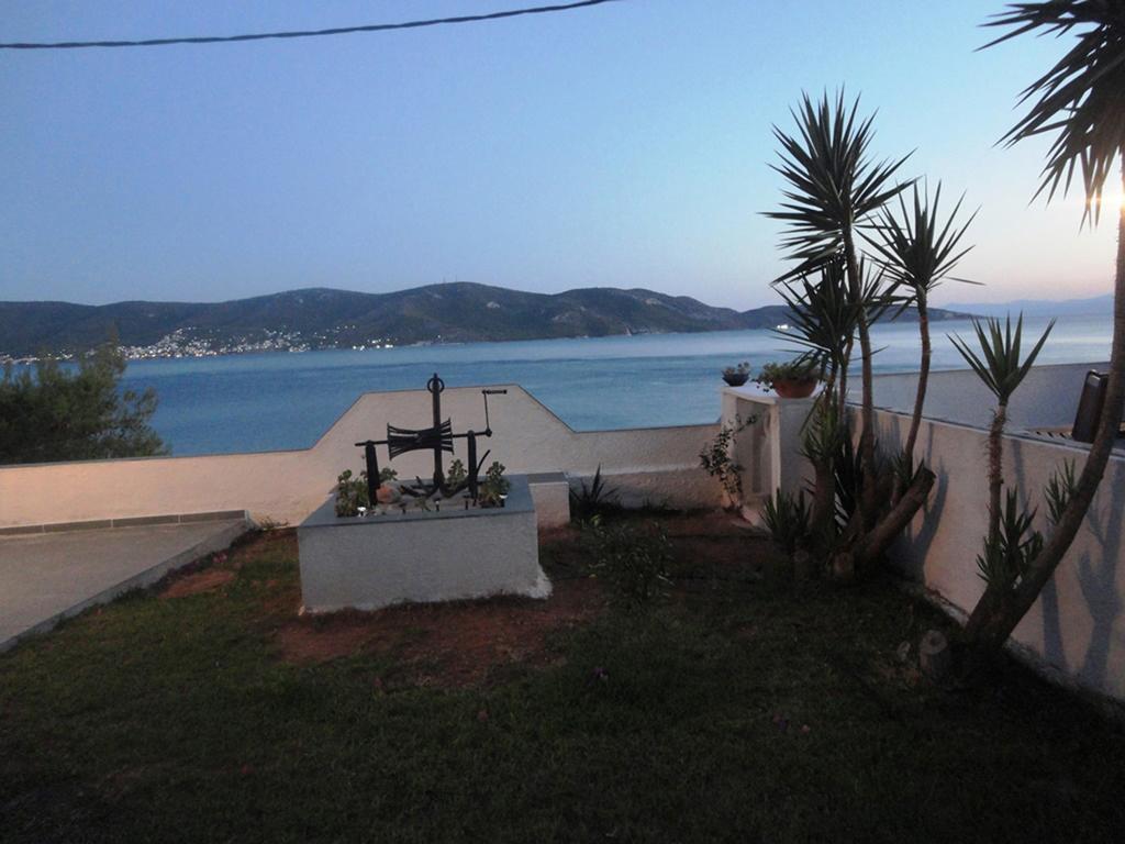Wavedance Accommodation Salamina Exterior foto