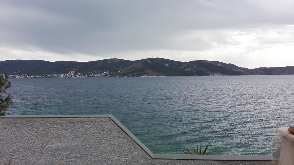 Wavedance Accommodation Salamina Exterior foto