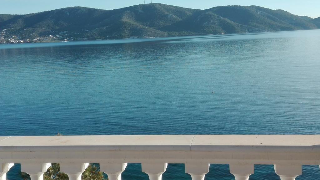 Wavedance Accommodation Salamina Exterior foto
